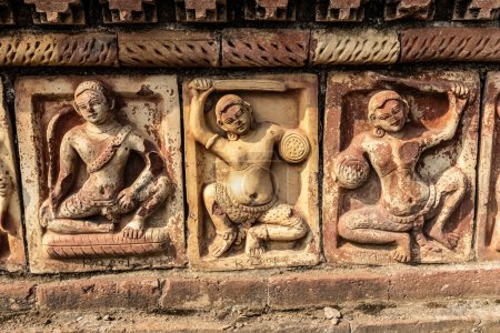 Relieves de los antiguos bajorrelieves en Paharpur Buddhist Vihara Museum Unesco Heritage site in Joypurhat Bangladesh