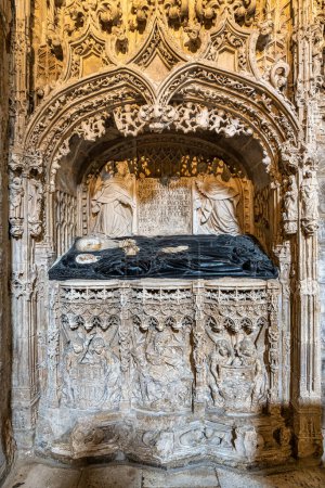 Foto de Dentro de la iglesia católica de San Nicolás de Bari en Burgos, España, situada junto al Camino de Santiago, detrás de la Catedral - Imagen libre de derechos
