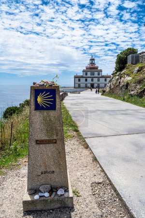 Leuchtturm am Kap Finisterre, Costa da Morte, Galicien, Spanien. Ende des Jakobsweges. Einer der berühmtesten Leuchttürme Westeuropas.