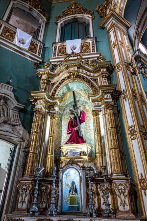 Foto de Interior de la iglesia colonial neoclásica del Ordem Terceira Nossa Senhora Nuestra Señora del Carmo en Salvador da Bahia en Brasil - Imagen libre de derechos