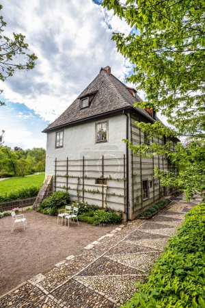 Téléchargez les photos : La maison de jardin avec jardin de Johann Wolfgang von Goethe à Weimar, Thuringe en Allemagne. Site du patrimoine mondial de l'Unesco, - en image libre de droit