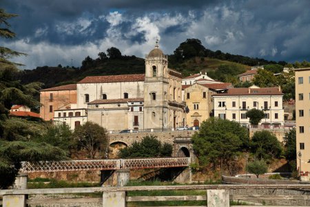 Casco antiguo de Cosenza en Italia. Edificios históricos en Cosenza, Calabria, Italia