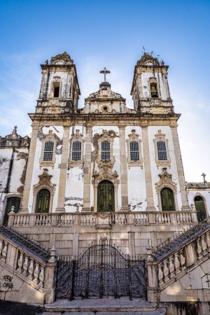 Foto de Fachada colonial neoclásica del Ordem Terceira Nossa Senhora Iglesia Nuestra Señora del Carmo en Salvador da Bahia en Brasil - Imagen libre de derechos