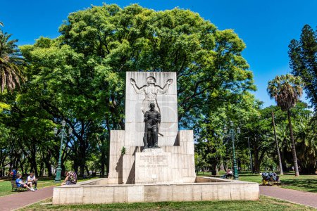 Téléchargez les photos : Buenos Aires, Argentine - 16 déc. 2023 : Statue de Don Pedro de Mendoza, fondateur de Buenos Aires dans le parc Lezama à Buenos Aires en Argentine - en image libre de droit