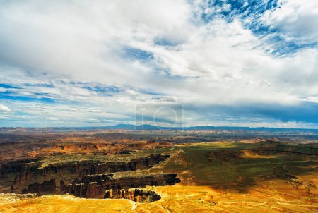 Téléchargez les photos : L'érosion de la nature rend beau paysage de canyon, Dead horse state park, Utah USA - en image libre de droit