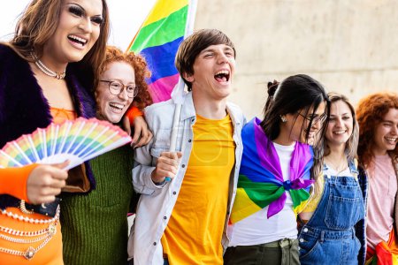 LGBT-Community aus unterschiedlichen Menschen feiert Gay Pride Day