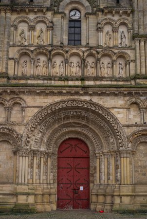 Téléchargez les photos : Façade de l'Eglise Sainte Croix Eglise de la Sainte Croix Bordeaux France. Photo de haute qualité - en image libre de droit