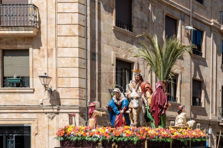 Foto de Procesión de Semana Santa La Borriquita, Domingo de Ramos en Salamanca, España. - Imagen libre de derechos
