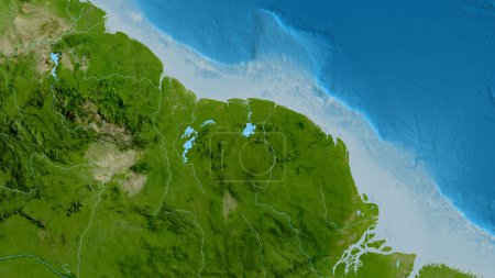 Téléchargez les photos : Gros plan de la carte de l'asatellite centrée sur le Suriname - en image libre de droit