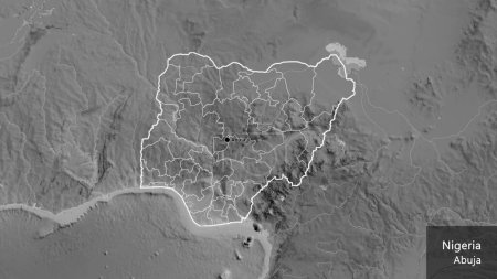 Foto de Primer plano de la zona fronteriza de Níger y sus fronteras regionales en un mapa a escala de grises. Punto capital. Esquema alrededor de la forma del país. Nombre inglés del país y su capital - Imagen libre de derechos