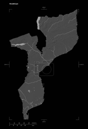 Foto de Forma de un mapa de elevación Bilevel con lagos y ríos de Mozambique, con escala de distancia y coordenadas de frontera mapa, aislado en negro - Imagen libre de derechos