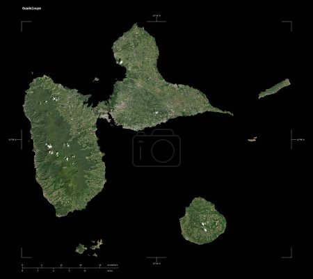 Téléchargez les photos : Forme d'une carte satellite de basse résolution de la Guadeloupe, avec échelle de distance et coordonnées de frontière de carte, isolé sur noir - en image libre de droit