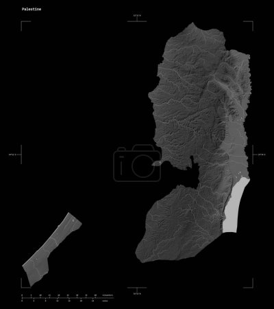 Téléchargez les photos : Forme d'une carte d'altitude en niveaux de gris avec lacs et rivières de la Palestine, avec échelle de distance et coordonnées de frontière de carte, isolé sur noir - en image libre de droit