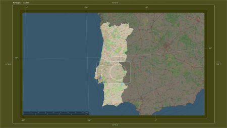 Téléchargez les photos : Portugal mis en évidence sur une carte topographique de style standard OSM avec le point de la capitale du pays, la grille cartographique, l'échelle de distance et les coordonnées de la frontière de la carte - en image libre de droit