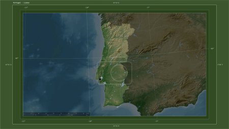 Téléchargez les photos : Portugal mis en évidence sur une carte d'altitude de couleur pâle avec des lacs et des rivières carte avec le point de la capitale du pays, grille cartographique, échelle de distance et coordonnées de la frontière carte - en image libre de droit