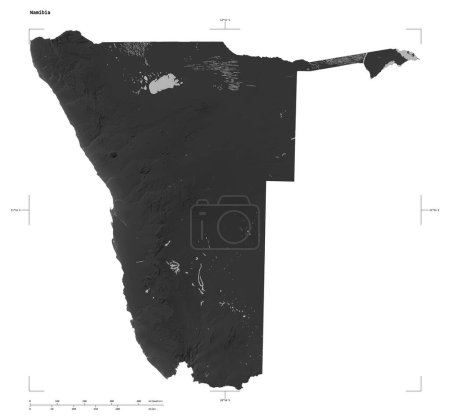 Form einer Graustufen-Höhenkarte mit Seen und Flüssen Namibias, mit Entfernungsskala und Kartenrandkoordinaten, isoliert auf weiß