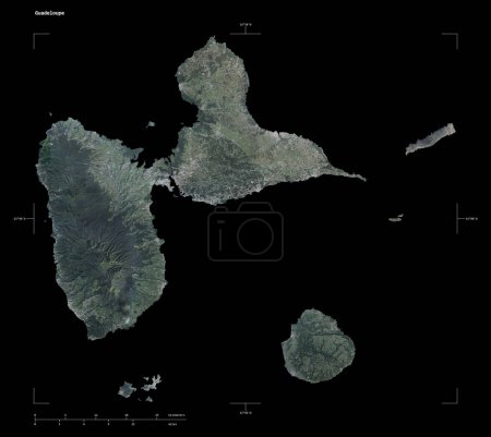Téléchargez les photos : Forme d'une carte satellite à haute résolution de la Guadeloupe, avec échelle de distance et coordonnées de frontière de carte, isolé sur noir - en image libre de droit