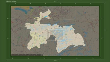 Tayikistán destacó en un mapa topográfico de estilo OSM Alemania con el punto capital del país, la cuadrícula cartográfica, la escala de distancia y las coordenadas fronterizas del mapa