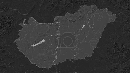 Ungarn auf einer Höhenlandkarte mit Seen und Flüssen hervorgehoben