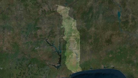 Togo auf einer hochauflösenden Satellitenkarte hervorgehoben