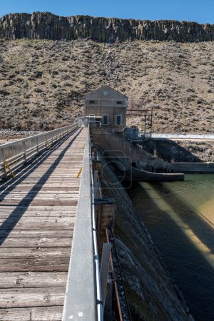 Téléchargez les photos : Pont et bureau du barrage de dérivation de la rivière Boise - en image libre de droit