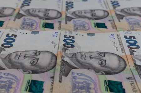 Stapel von fünfhundert Hrywnja-Banknoten in Großaufnahme