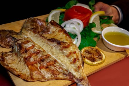 Téléchargez les photos : Poisson pêcheur poisson restaurant délicieux poisson - en image libre de droit