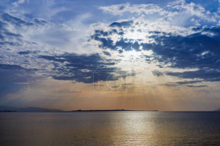 Foto de Puesta de sol sobre el mar desde Rometta, Sicilia, Italia - Imagen libre de derechos