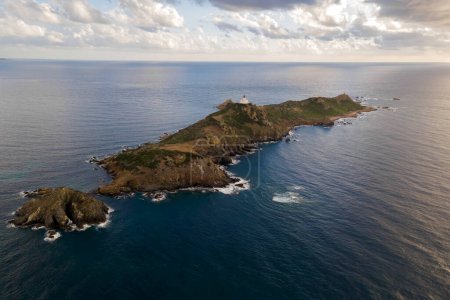 Téléchargez les photos : Vue aérienne de l'archipel des Sanguinaires, Corse, France. - en image libre de droit
