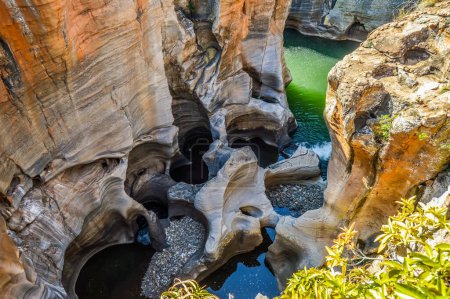 Foto de Formación rocosa en los Baches de la Suerte de Bourke en la reserva del cañón de Blyde en Mpumalanga en África - Imagen libre de derechos