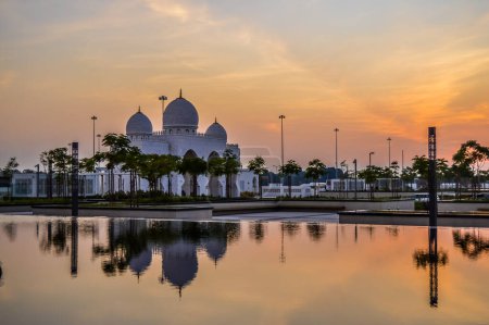 Photo for The grand and magnificent Sheikh Zayed mosque in Abu Dhabi in United Arab Emirates - Royalty Free Image