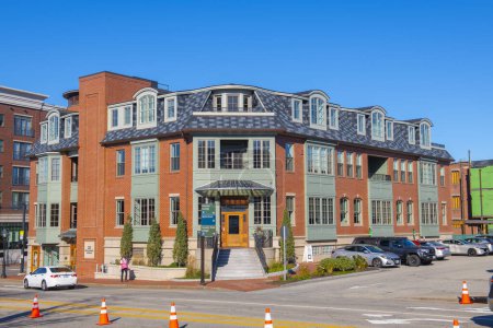 Téléchargez les photos : BankProv building at 25 Maplewood Avenue in downtown Portsmouth, New Hampshire NH, États-Unis. - en image libre de droit