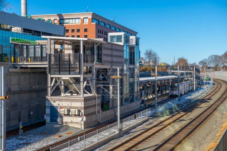 Téléchargez les photos : Station Boston Metro MBTA Green Line Medford Tufts dans la ville de Medford, Massachusetts MA, USA. La station est Green Line Extension GLX ouvert en Décembre. 12, 2022. - en image libre de droit