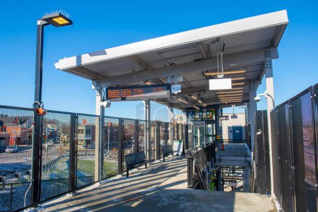 Téléchargez les photos : Station Boston Metro MBTA Green Line Ball Square à Medford et Somerville, Massachusetts MA, USA. La station est Green Line Extension ouvert le 12 décembre 2022. - en image libre de droit