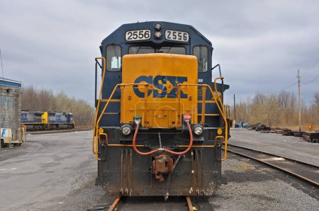 Téléchargez les photos : CSX EMD GP38-2 Diesel Locomotive # 2556 at Massena CSX train station in town of Massena, New York State NY, USA. - en image libre de droit