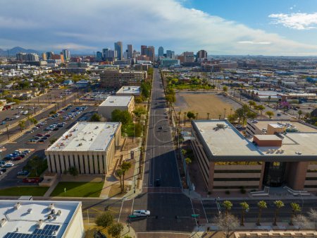 Téléchargez les photos : Phoenix downtown skyscrapers skyline aerial view on Washington Street from Capitol in city of Phoenix, Arizona AZ, USA. - en image libre de droit