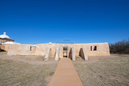 Foto de Adobe style house ruin in Tumacacori National Historical Park in Santa Cruz County, Arizona AZ, USA. - Imagen libre de derechos