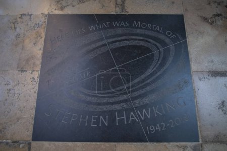 Téléchargez les photos : Stephen Hawking à l'abbaye de Westminster. L'église est classée au patrimoine mondial de l'humanité à côté du palais de Westminster dans la ville de Westminster à Londres, Royaume-Uni. - en image libre de droit