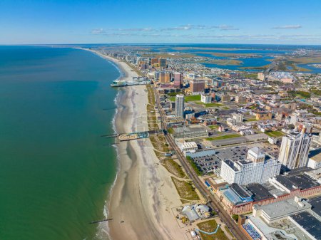 Téléchargez les photos : Atlantic City vue aérienne, y compris Central Pier Arcade à Boardwalk à Atlantic City, New Jersey NJ, USA. - en image libre de droit