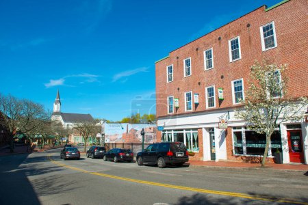 Foto de Edificios comerciales históricos en Main Street en el centro histórico de Amesbury, Massachusetts MA, EE.UU.. - Imagen libre de derechos