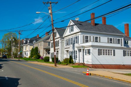 Foto de Edificio residencial histórico en Market Street en el centro histórico de Amesbury, Massachusetts MA, EE.UU.. - Imagen libre de derechos