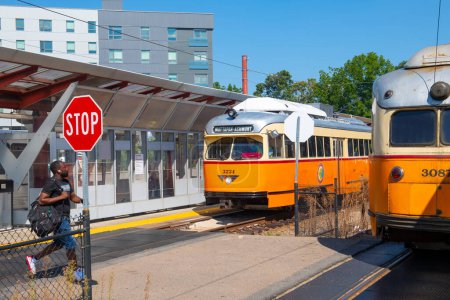 Téléchargez les photos : Boston MBTA Red Line Extension Ashmont - Mattapan Line PCC Streetcar au terminal de Mattapan Station à Mattapan, Boston, Massachusetts MA, USA. - en image libre de droit