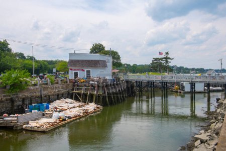 Téléchargez les photos : Marina de Bare Cove sur Summer Street au bord de l'eau de la ville de Hingham, Massachusetts MA, USA. - en image libre de droit