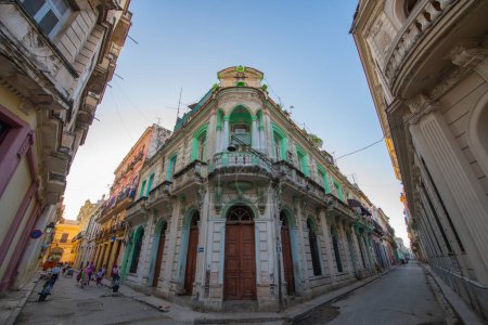 Foto de Hostal Casa Chez Nous en la calle Cuba en la calle Teniente Rey en la Habana Vieja, Cuba. La Habana Vieja es Patrimonio Mundial de la UNESCO. - Imagen libre de derechos