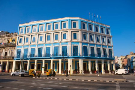 Foto de Hotel Telegrafo Axel en Paseo del Prado en la calle Neptuno, cerca del Parque Central, en la Habana Vieja, Cuba. La Habana Vieja es Patrimonio Mundial. - Imagen libre de derechos
