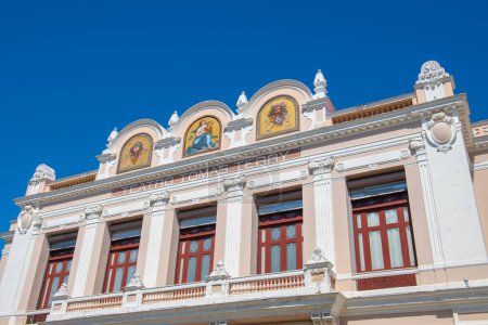Téléchargez les photos : Teatro Tomas Terry Theatre au parc Jose Marti dans le centre historique de Cienfuegos, Cuba. Centre historique de Cienfuegos est un site du patrimoine mondial. - en image libre de droit