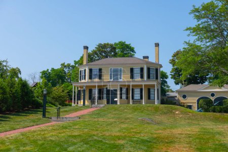 Plymouth Antiquarian House aka Hedge House fue construida en 1809 para William Hammatt. La casa está situada en 126 Water Street en el centro histórico de la ciudad de Plymouth, Massachusetts MA, EE.UU.. 