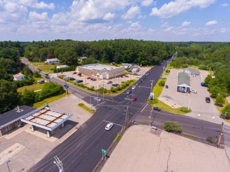 Foto de Vista aérea de la farmacia Rite Aid en Lafayette Road (US Route 1) en Atlantic Avenue en North Hampton, New Hampshire NH, USA. - Imagen libre de derechos