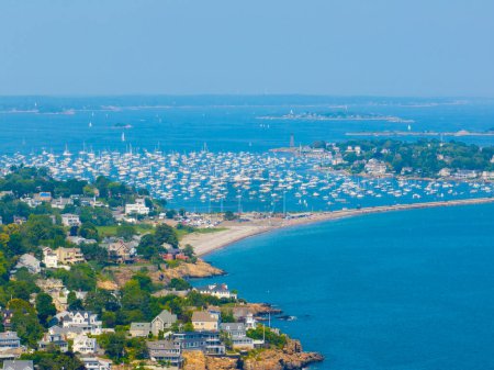 Foto de Vista aérea de Marblehead Neck y Ocean Avenue en Marblehead Harbor en la ciudad de Marblehead, Massachusetts MA, EE.UU.. - Imagen libre de derechos