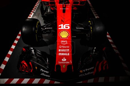 Foto de Maranello, Italia - 01 de abril de 2023: Ferrari Formula 1 car studio shot - Imagen libre de derechos